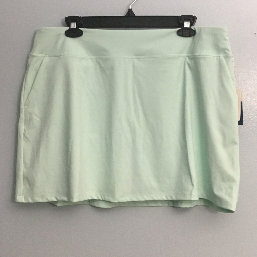 Tommy Bahama golf skorts - Picture 13 of 16